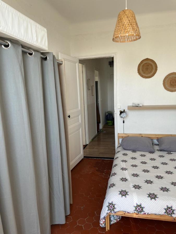 Appartement Hyeres - Centre Ville 3 Chambres 6 Personnes 4Eme Etage Escalier - Sebastien Claire Exterior foto