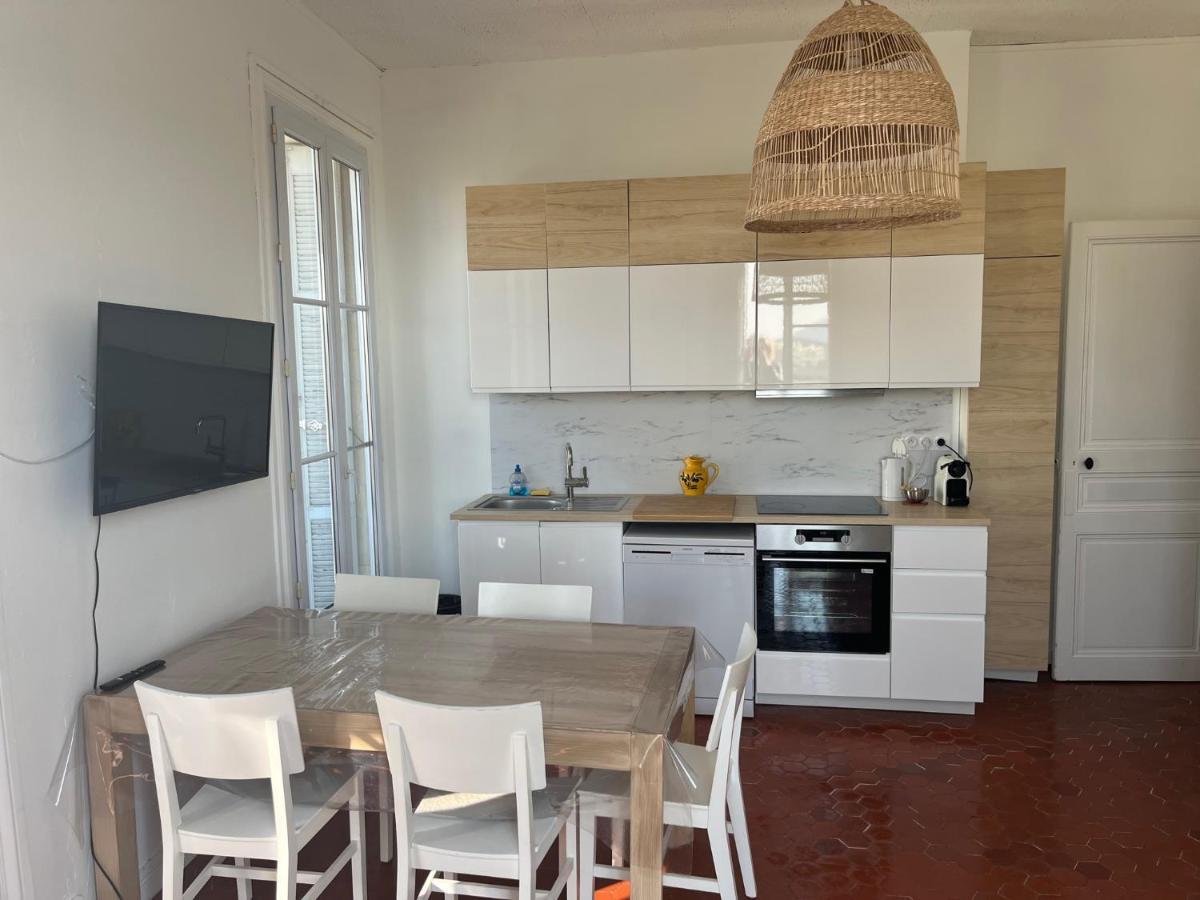 Appartement Hyeres - Centre Ville 3 Chambres 6 Personnes 4Eme Etage Escalier - Sebastien Claire Exterior foto