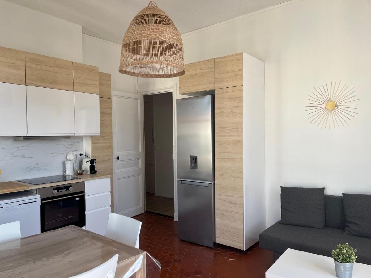 Appartement Hyeres - Centre Ville 3 Chambres 6 Personnes 4Eme Etage Escalier - Sebastien Claire Exterior foto