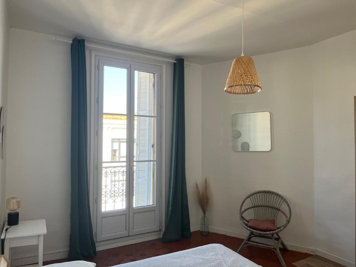 Appartement Hyeres - Centre Ville 3 Chambres 6 Personnes 4Eme Etage Escalier - Sebastien Claire Exterior foto