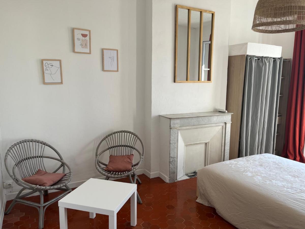 Appartement Hyeres - Centre Ville 3 Chambres 6 Personnes 4Eme Etage Escalier - Sebastien Claire Exterior foto